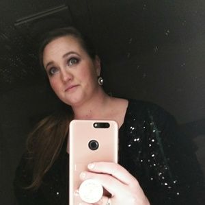 Meet your Posher, Adrienne